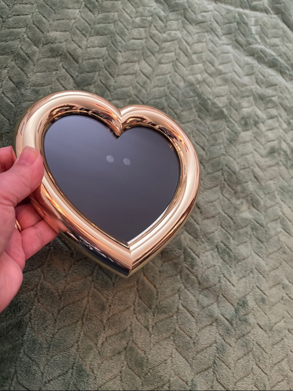 kate spade Gold Heart-Shaped Picture Frame with Black Insert